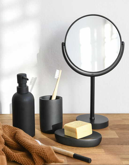 Set de accesorios de baño en color negro mate
